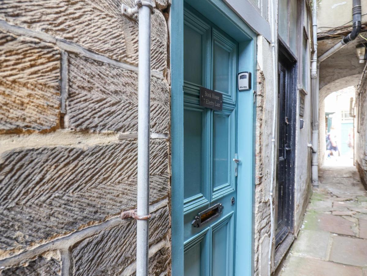 Book House Apartment Whitby Exterior foto