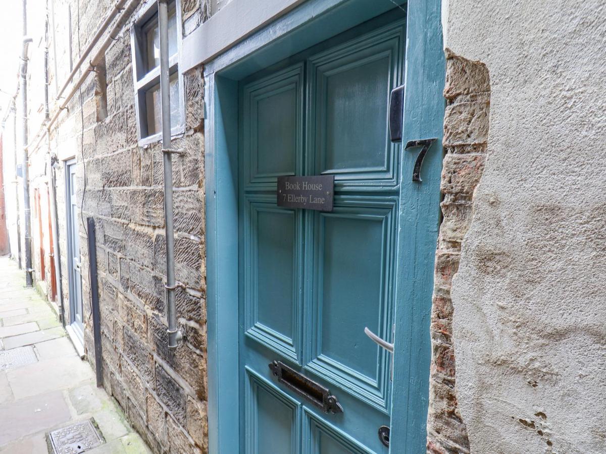 Book House Apartment Whitby Exterior foto